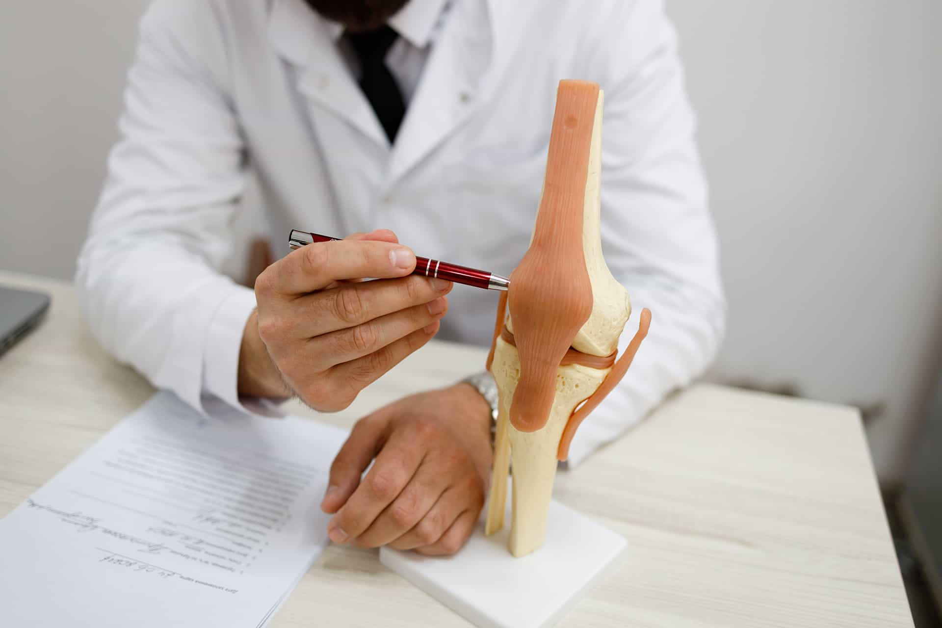 joint replacement orthopedic doctor